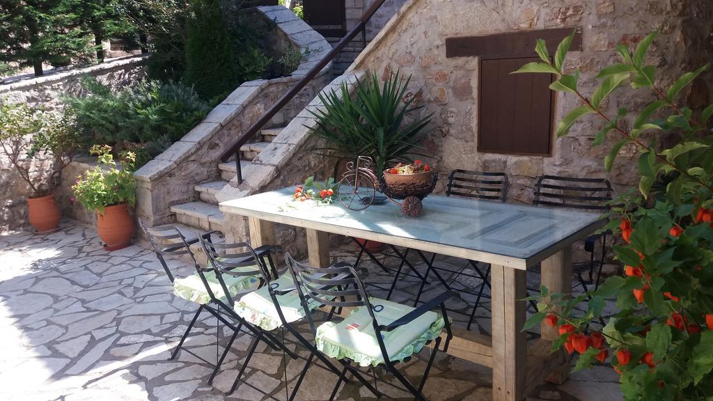 Oihalia Guesthouse Fidhákia Esterno foto